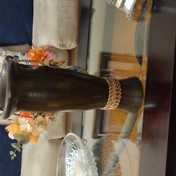 Vase - Picture 2 of 4